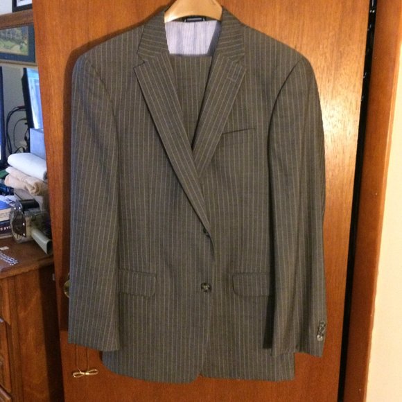 Tommy Hilfiger 40R 2-Button Single Breasted 2-Piece Gray Pinstripe Suit--Pants 3 - Picture 1 of 8